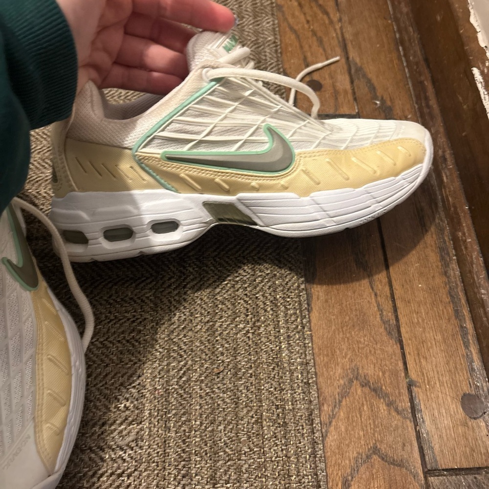 Lightly Loved Off-White Nike Max Air, Size 8.5  - yelllow and blue detailing - Picture 8 of 9